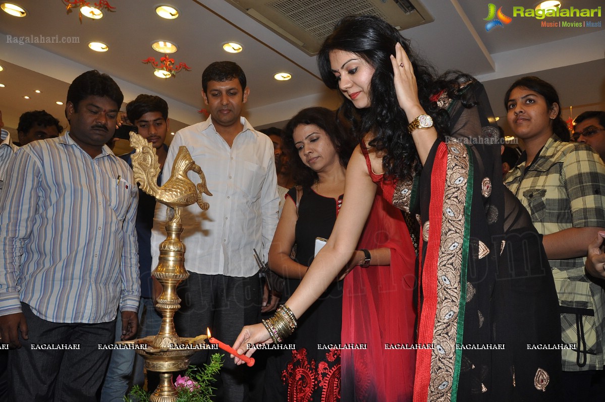 Kamna Jethmalani launches Diamond Jewellery Section at Saree Niketan Shopping Mall, Hyderabad