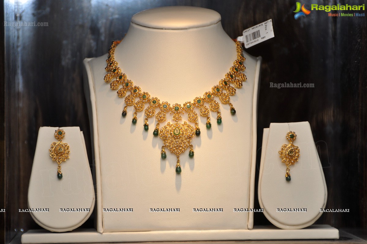 Kamna Jethmalani launches Diamond Jewellery Section at Saree Niketan Shopping Mall, Hyderabad