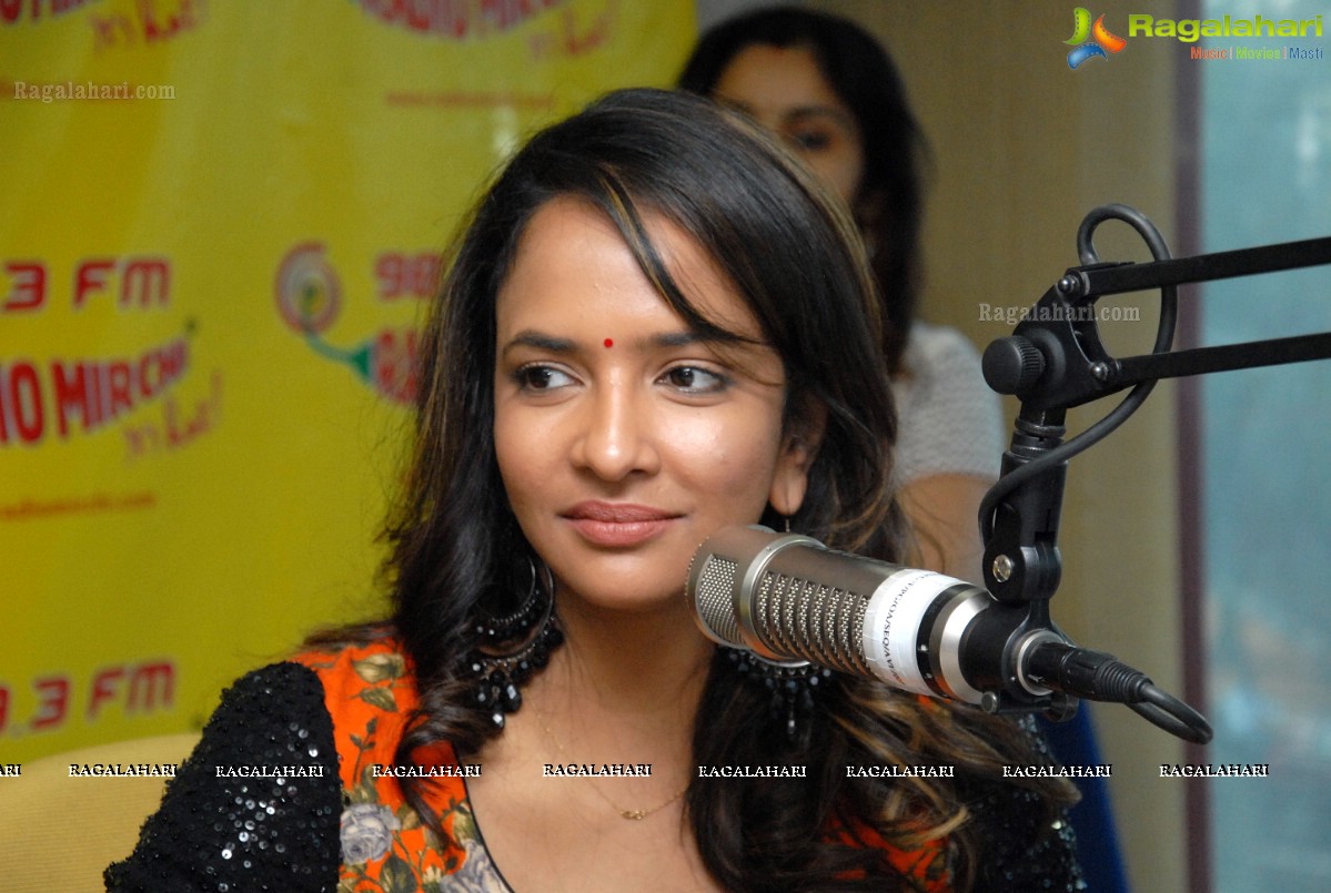 Gundello Godari Promotions at Radio Mirchi, Hyderabad