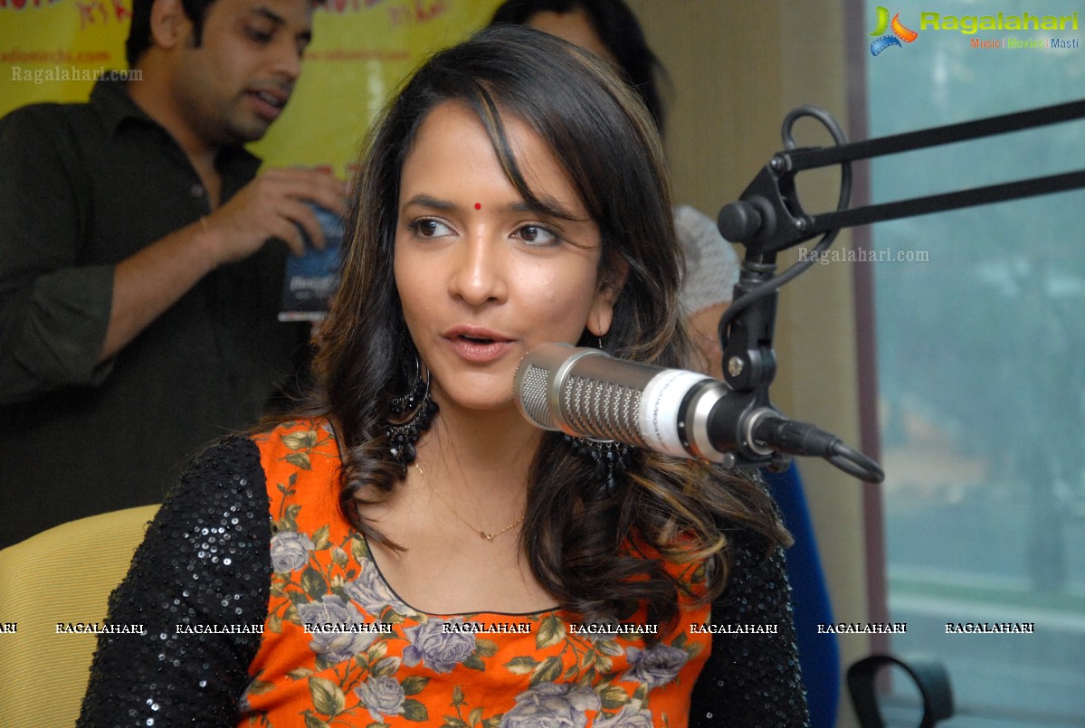 Gundello Godari Promotions at Radio Mirchi, Hyderabad