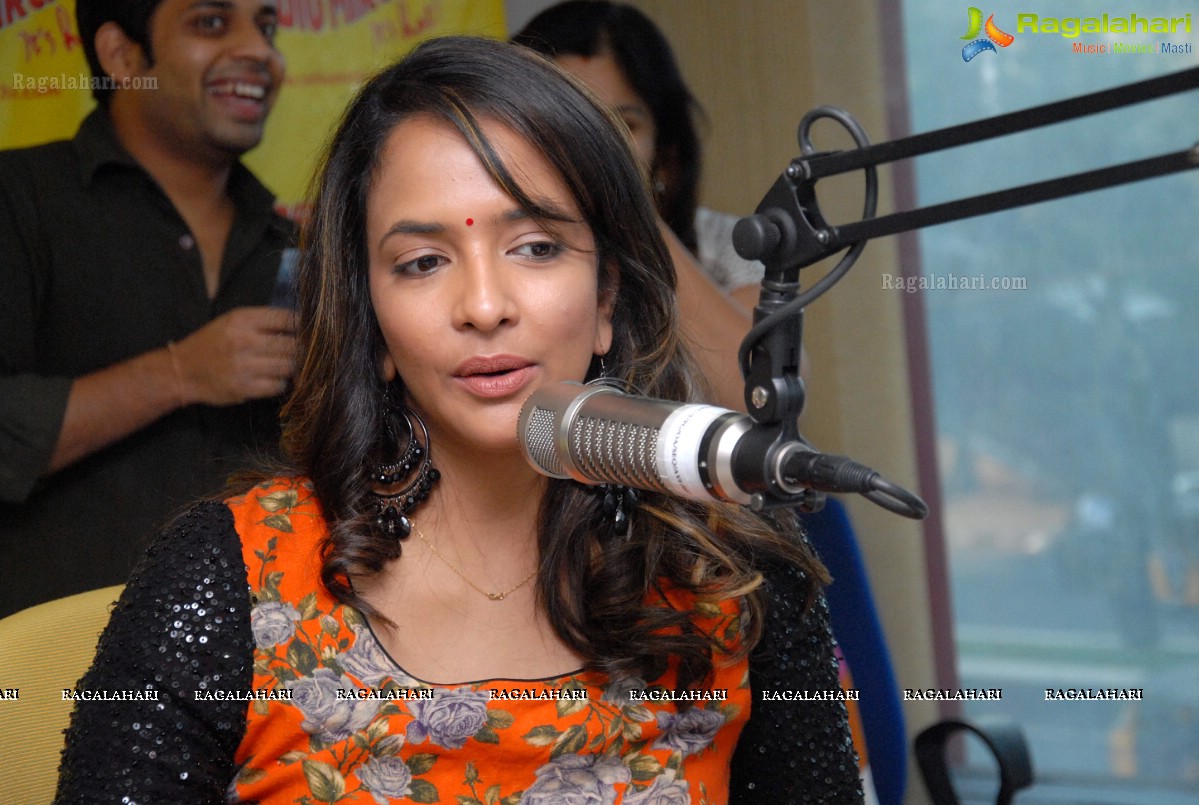 Gundello Godari Promotions at Radio Mirchi, Hyderabad