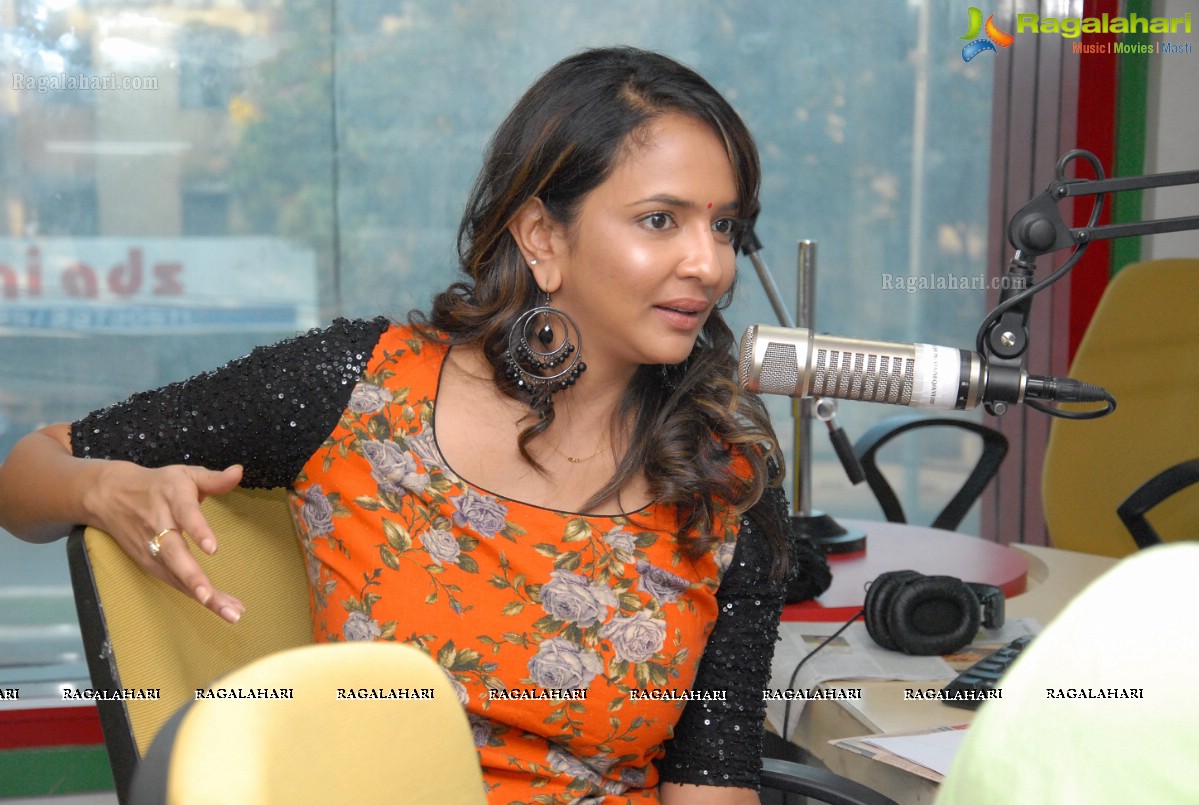 Gundello Godari Promotions at Radio Mirchi, Hyderabad