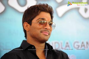 Parameshwara Arts Iddarammayilatho Muhurat