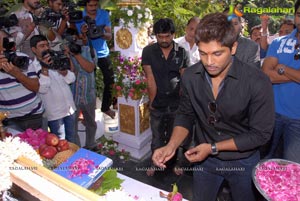 Parameshwara Arts Iddarammayilatho Muhurat