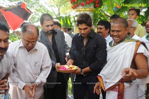 Parameshwara Arts Iddarammayilatho Muhurat