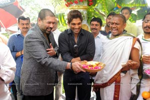 Parameshwara Arts Iddarammayilatho Muhurat