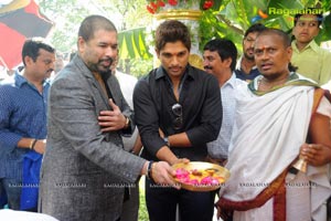 Parameshwara Arts Iddarammayilatho Muhurat