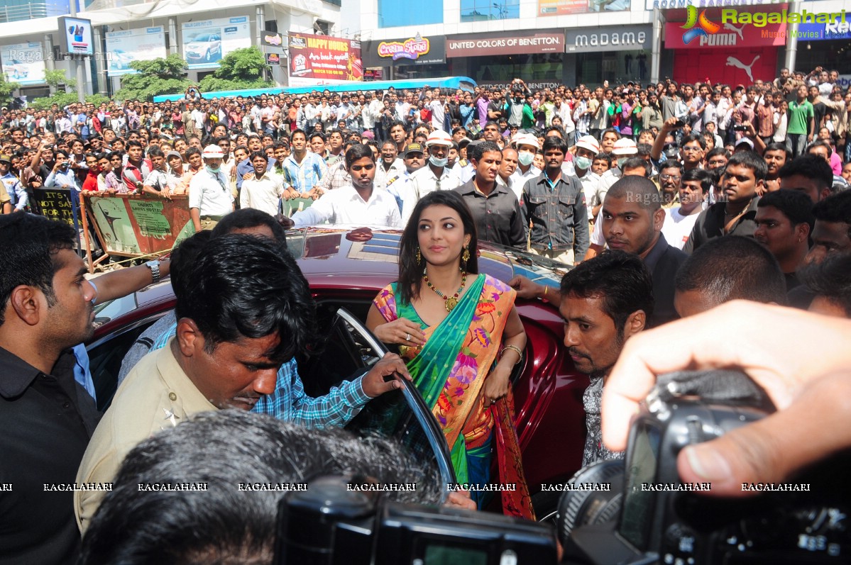 Kajal Aggarwal launches Kalanikethan at Himayatnagar