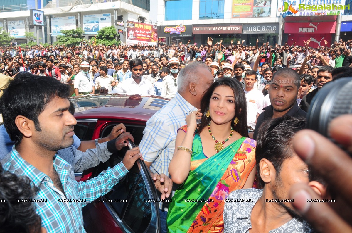 Kajal Aggarwal launches Kalanikethan at Himayatnagar