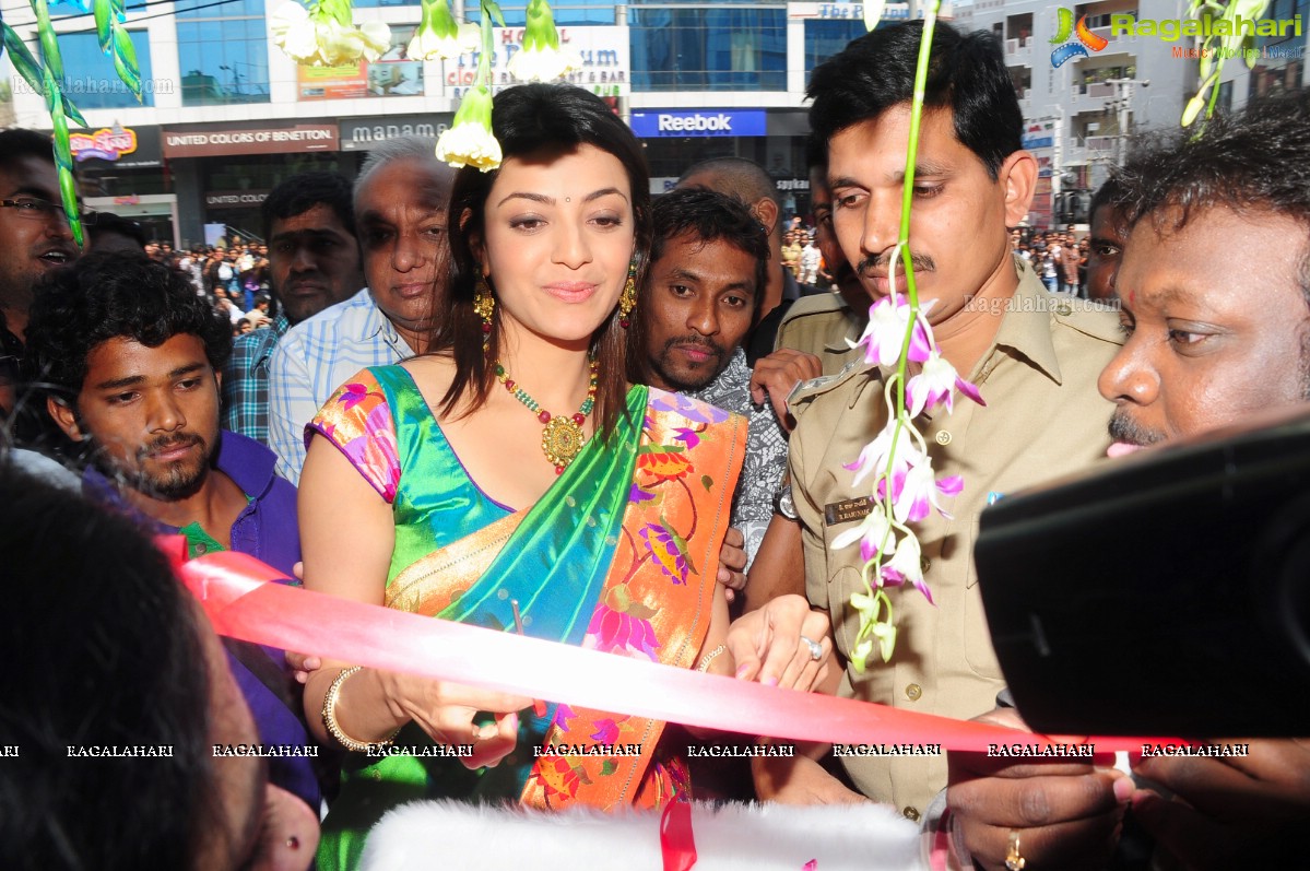 Kajal Aggarwal launches Kalanikethan at Himayatnagar