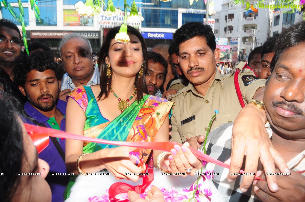 Kajal Aggarwal launches Kalanikethan at Himayatnagar