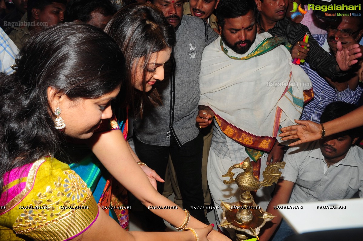 Kajal Aggarwal launches Kalanikethan at Himayatnagar