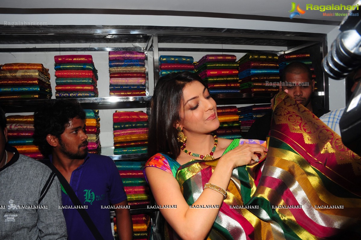 Kajal Aggarwal launches Kalanikethan at Himayatnagar