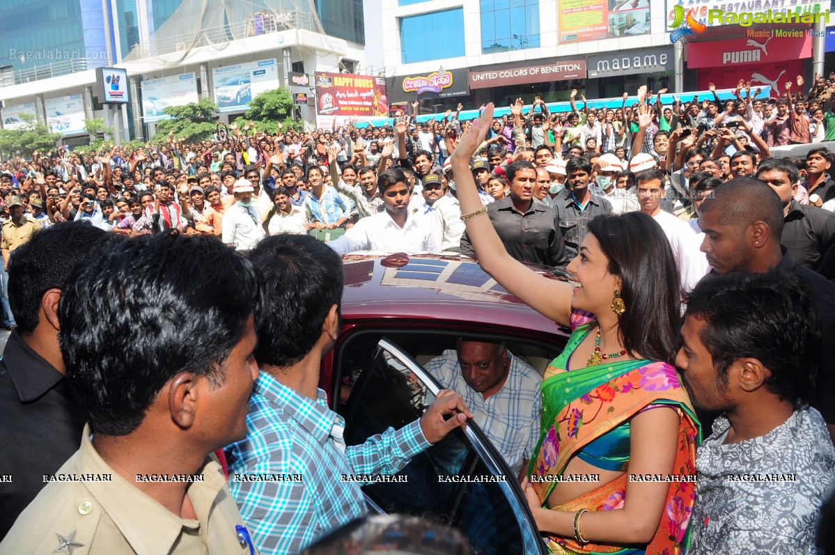 Kajal Aggarwal launches Kalanikethan at Himayatnagar