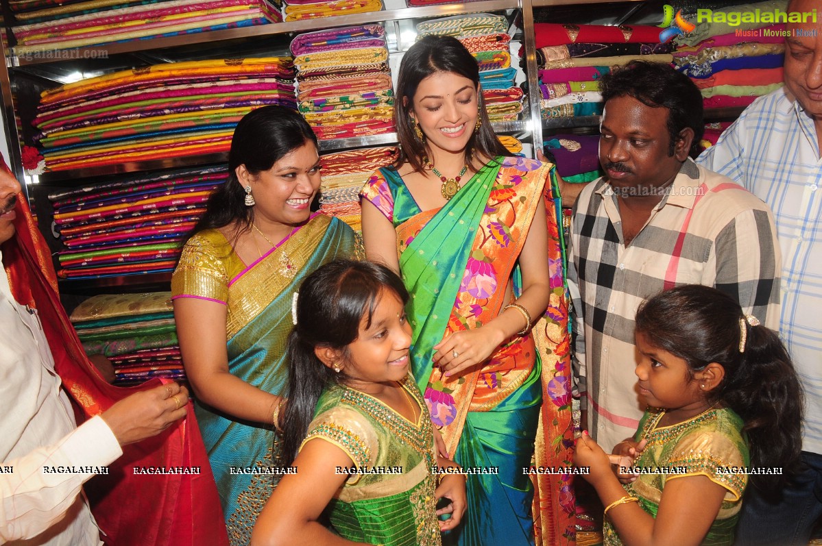 Kajal Aggarwal launches Kalanikethan at Himayatnagar