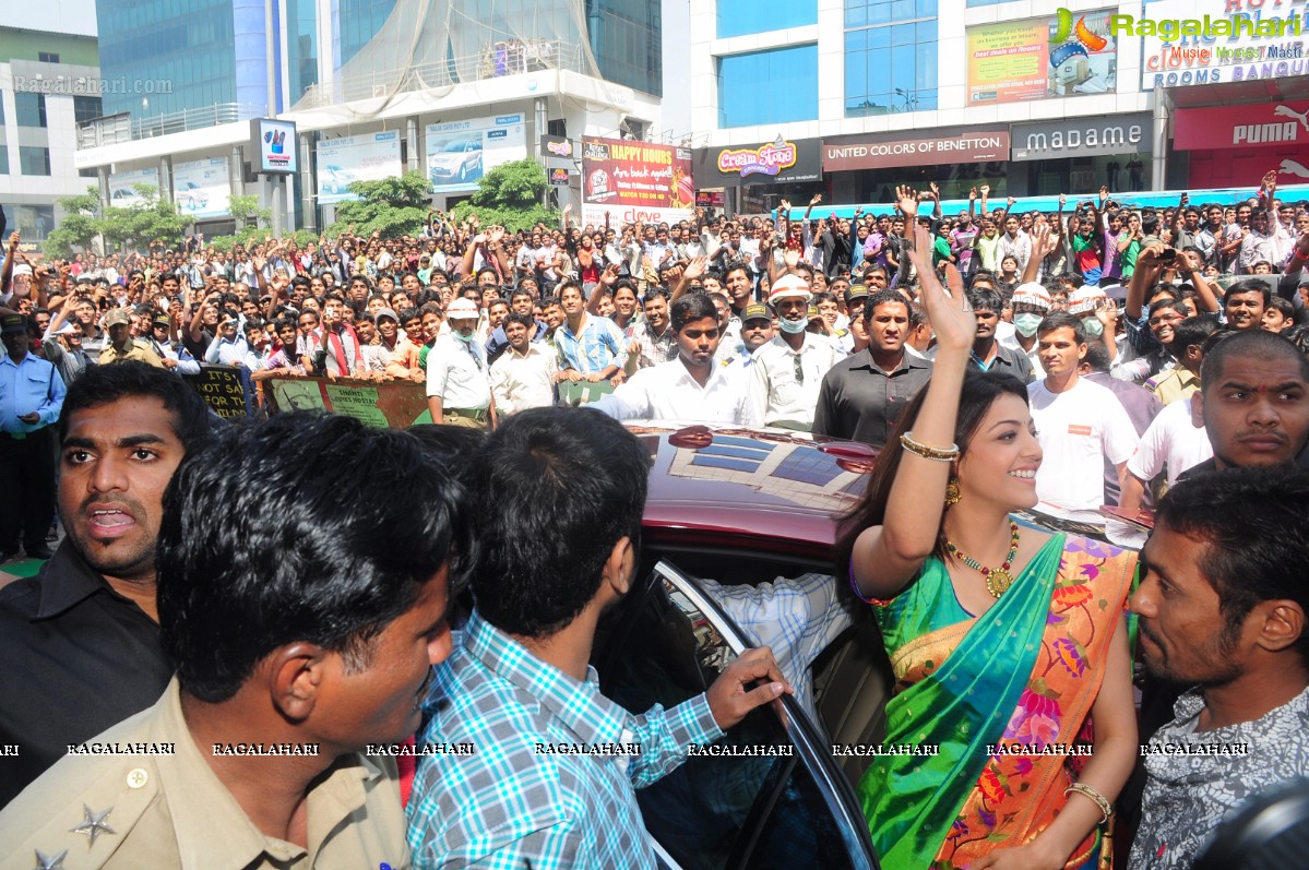 Kajal Aggarwal launches Kalanikethan at Himayatnagar