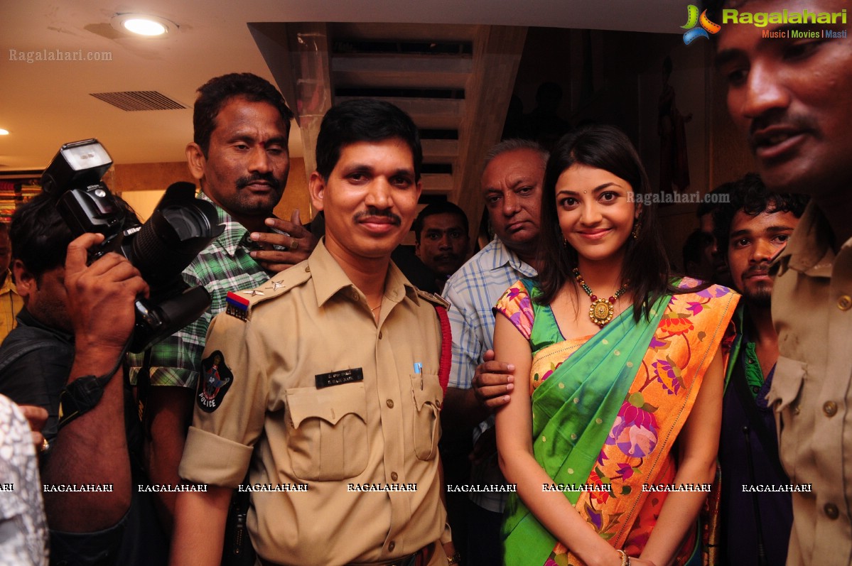 Kajal Aggarwal launches Kalanikethan at Himayatnagar