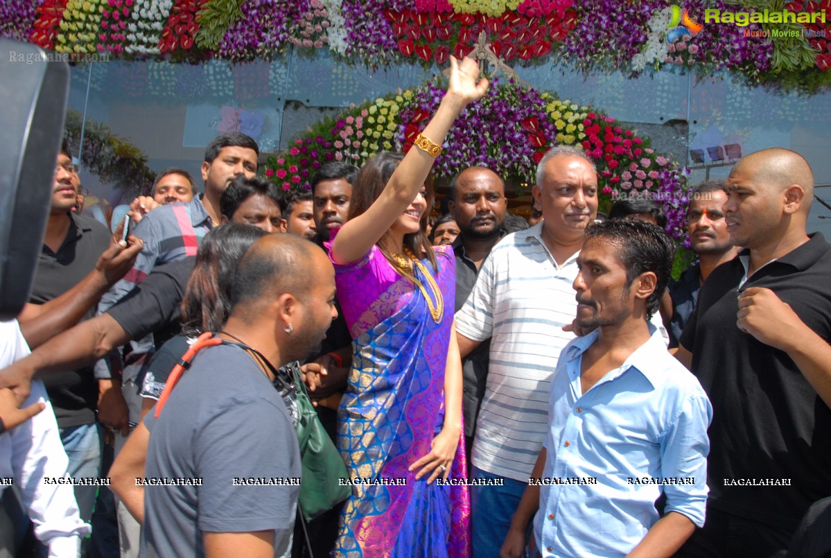 Kajal inaugurates The Chennai Shopping Mall at Chandanagar, Hyderabad