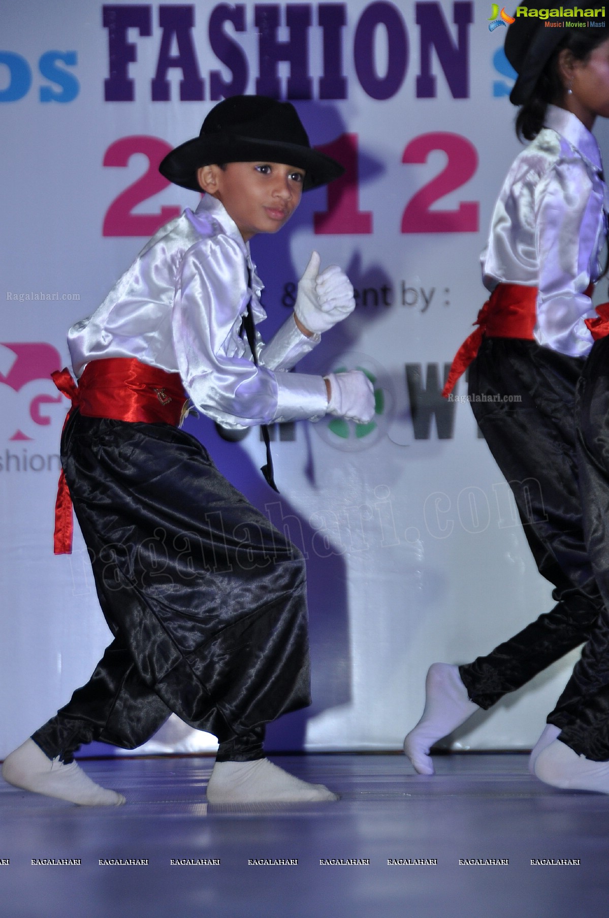 Kalanjali Kids Fashion Show 2012 by Sunny Anand and Srikanth Gatla