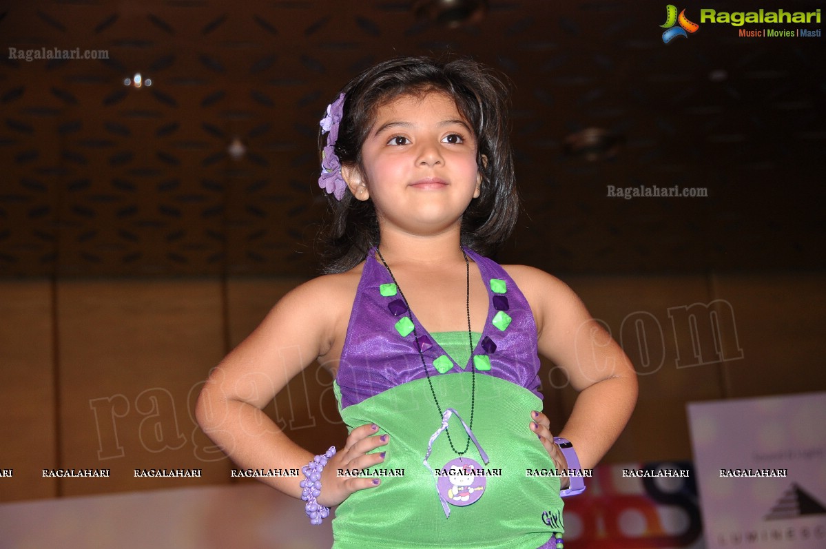 Kalanjali Kids Fashion Show 2012 by Sunny Anand and Srikanth Gatla