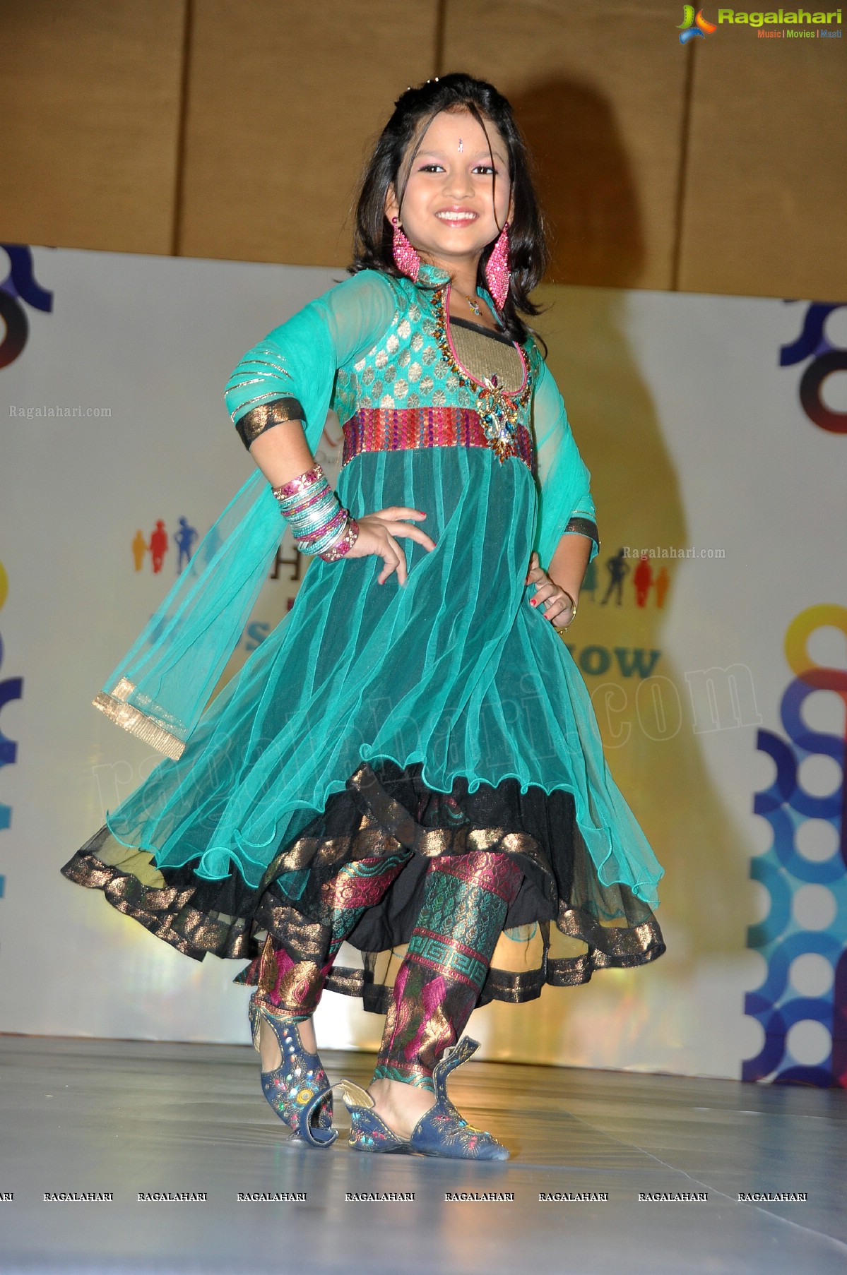 Kalanjali Kids Fashion Show 2012 by Sunny Anand and Srikanth Gatla