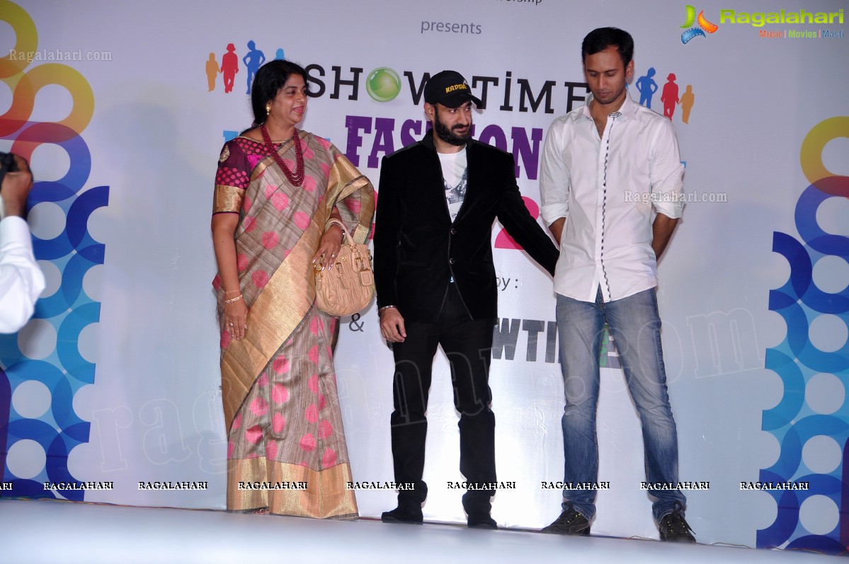 Kalanjali Kids Fashion Show 2012 by Sunny Anand and Srikanth Gatla