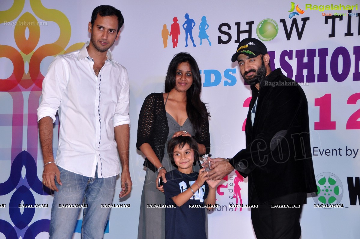 Kalanjali Kids Fashion Show 2012 by Sunny Anand and Srikanth Gatla