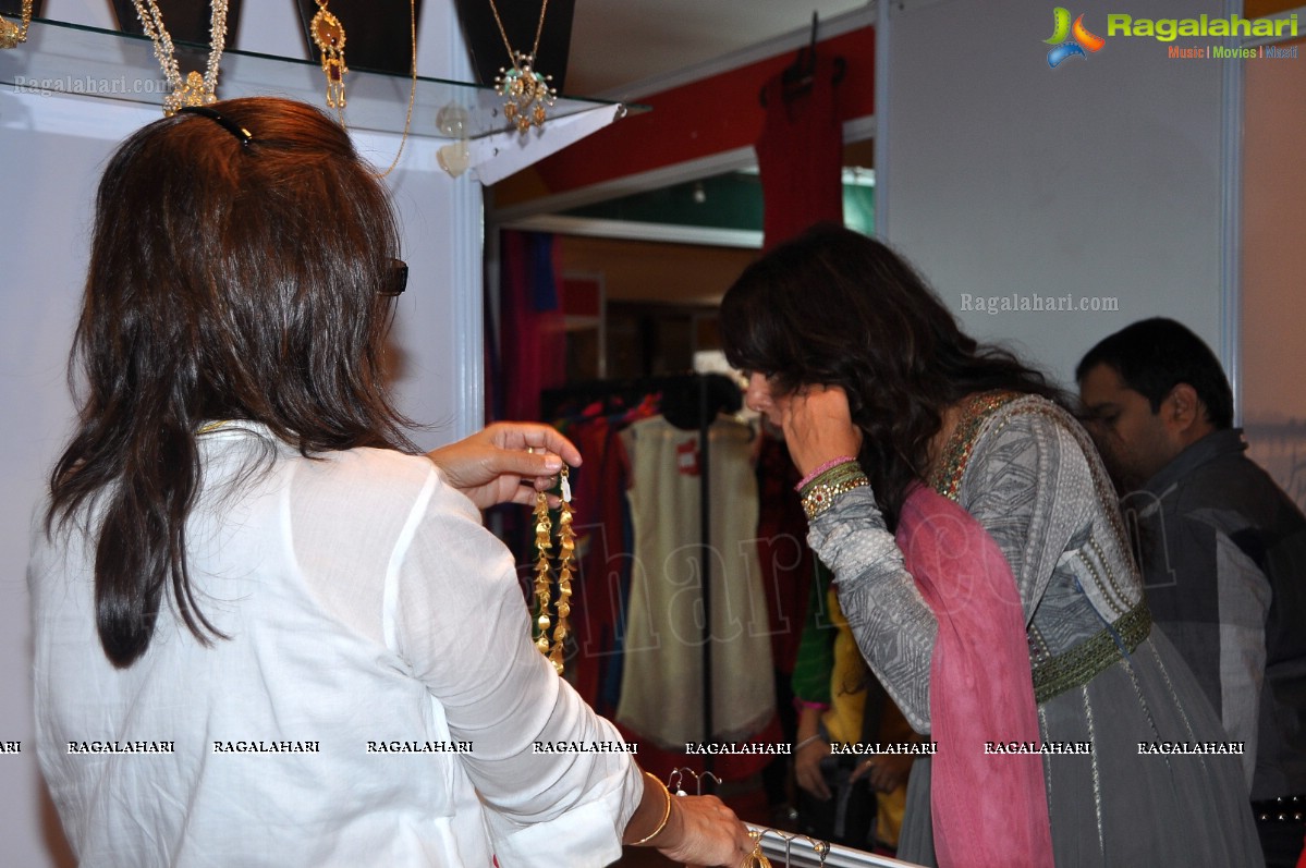 Pooja Bedi inaugurates Khwaaish Exhibition at Hotel Taj Krishna, Hyderabad