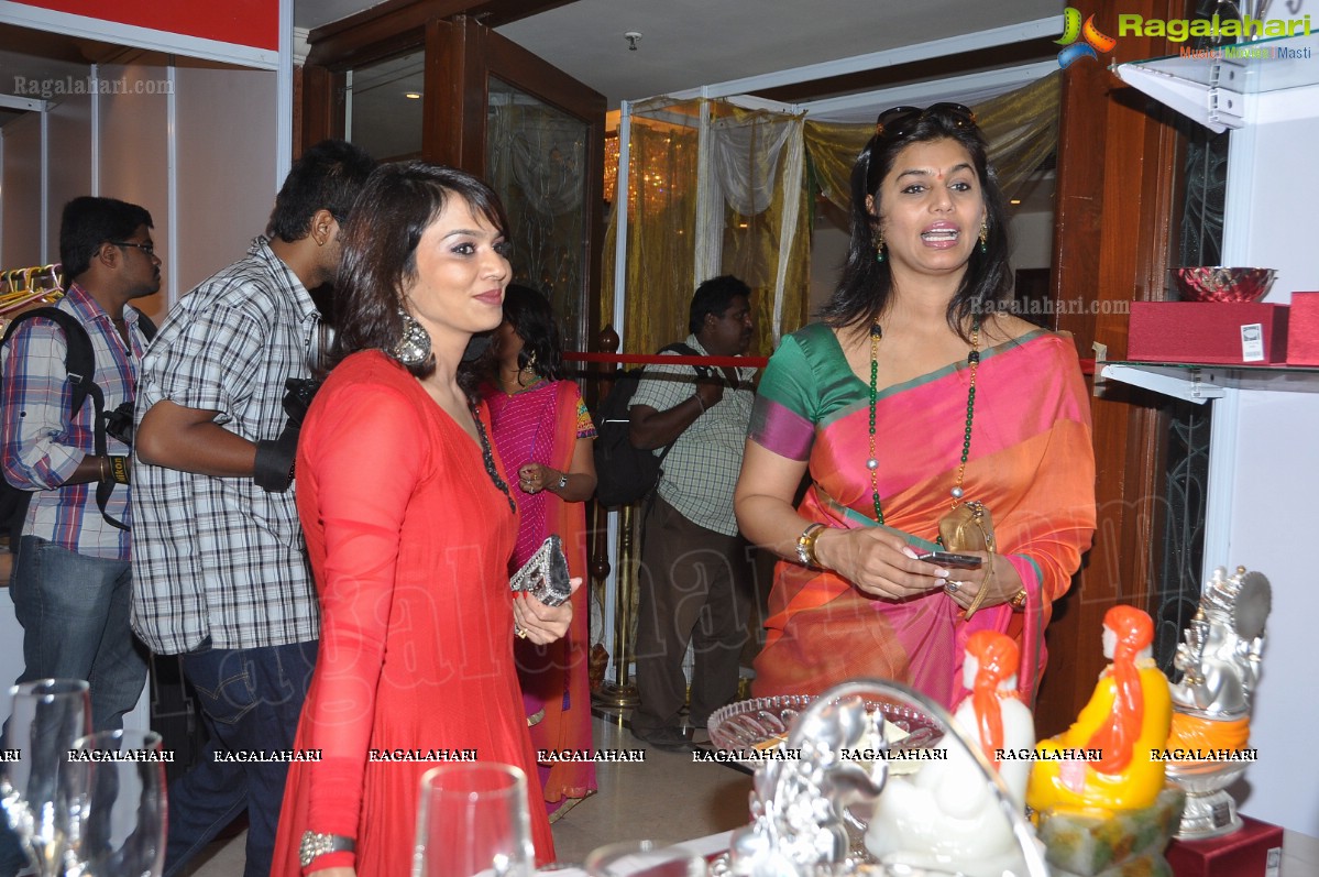 Pooja Bedi inaugurates Khwaaish Exhibition at Hotel Taj Krishna, Hyderabad