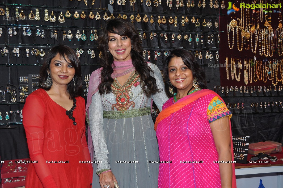 Pooja Bedi inaugurates Khwaaish Exhibition at Hotel Taj Krishna, Hyderabad