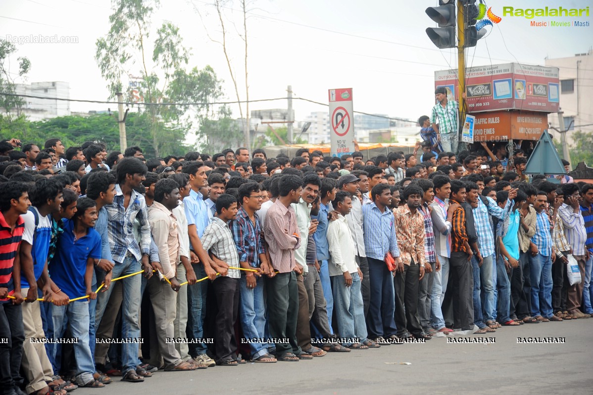 Mahesh Babu launches South India Shopping Mall, Kukatpally, Hyderabad