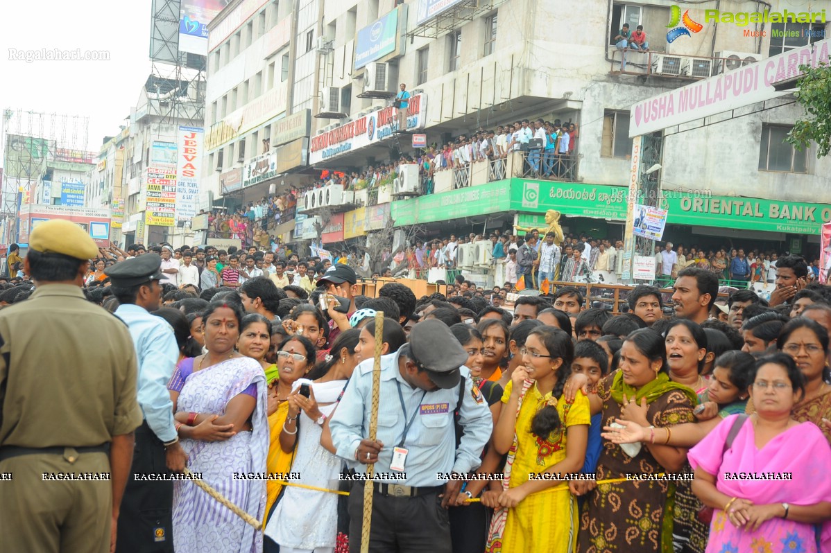 Mahesh Babu launches South India Shopping Mall, Kukatpally, Hyderabad