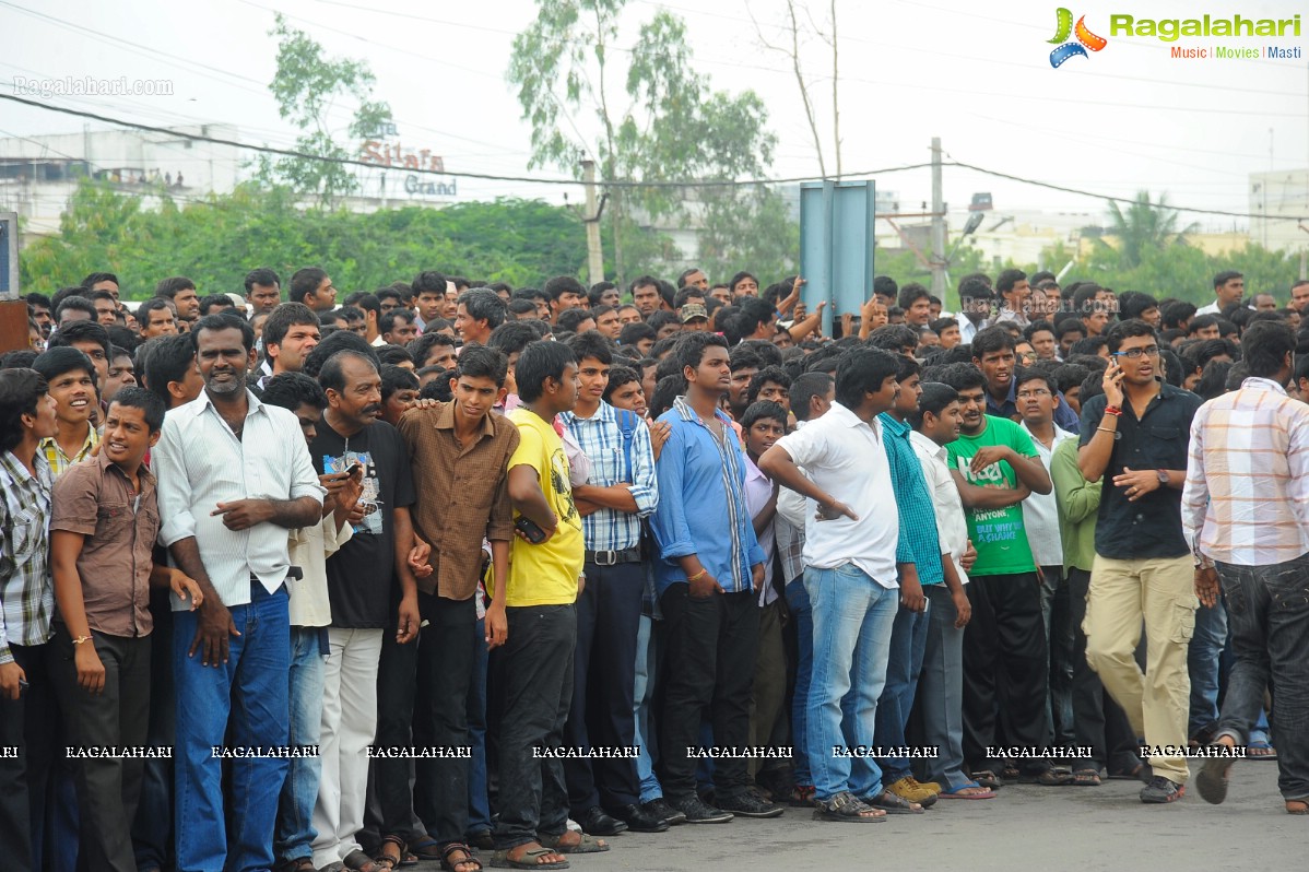 Mahesh Babu launches South India Shopping Mall, Kukatpally, Hyderabad