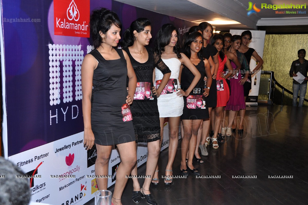 Kalamandir Miss Hyderabad 2012 Auditions at Bottles and Chimney