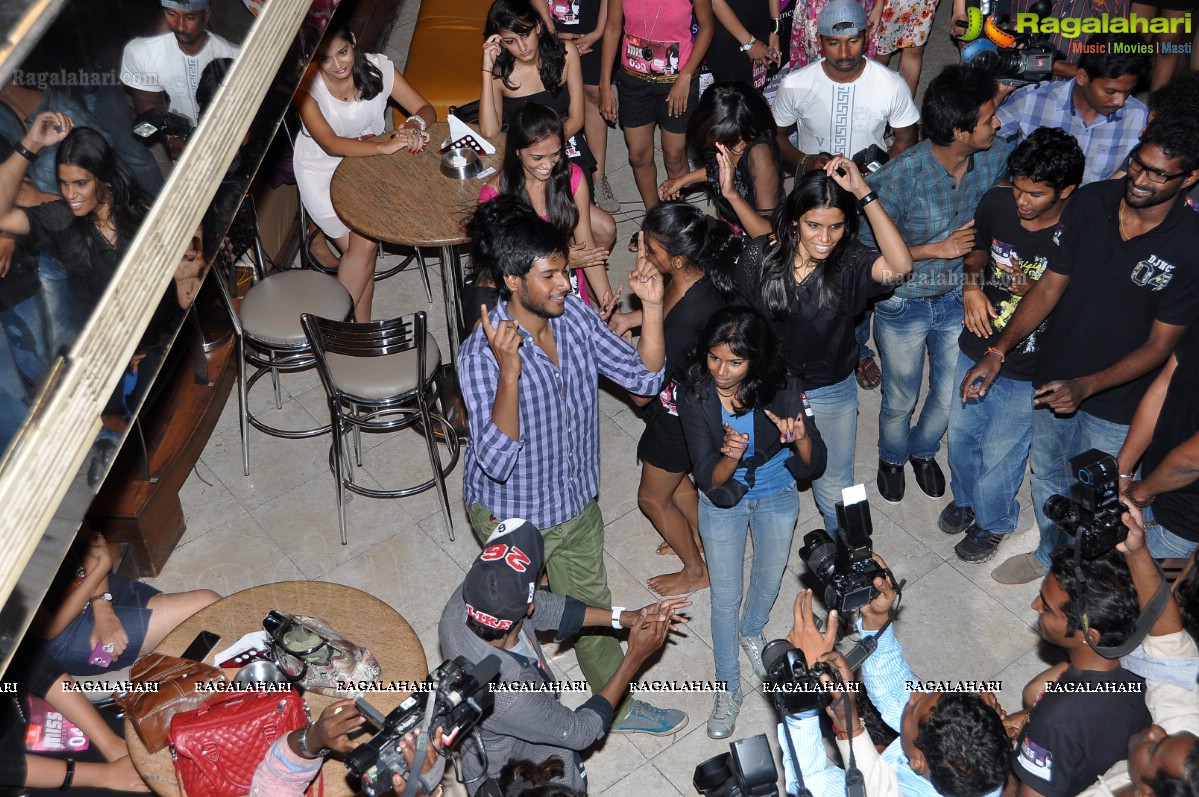 Kalamandir Miss Hyderabad 2012 Auditions at Bottles and Chimney