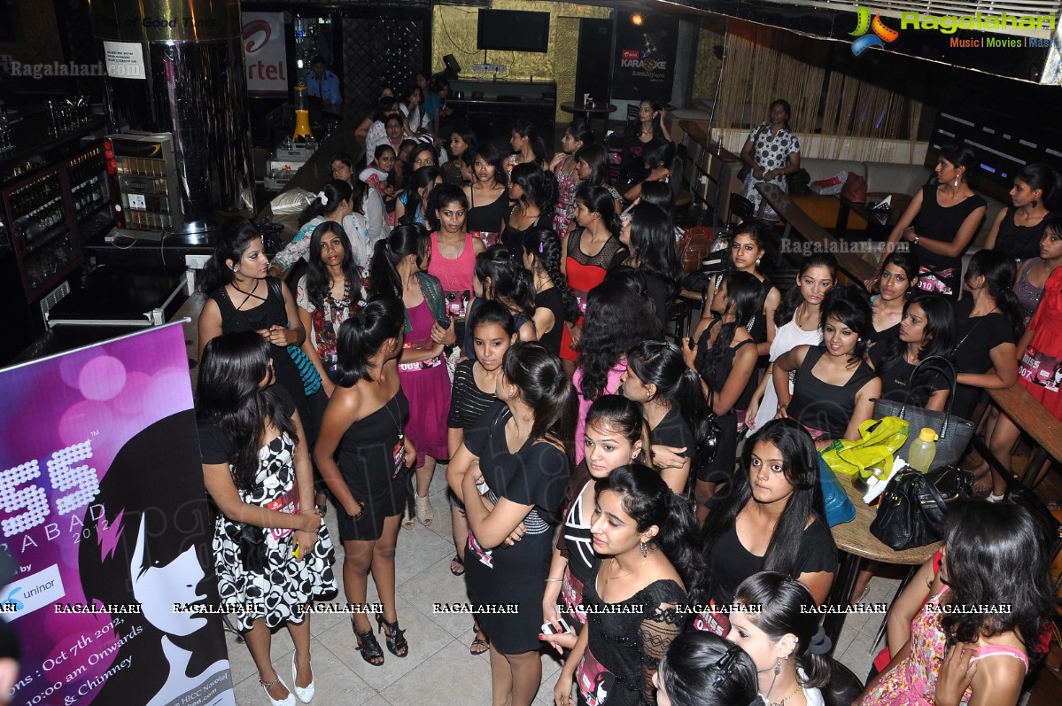 Kalamandir Miss Hyderabad 2012 Auditions at Bottles and Chimney