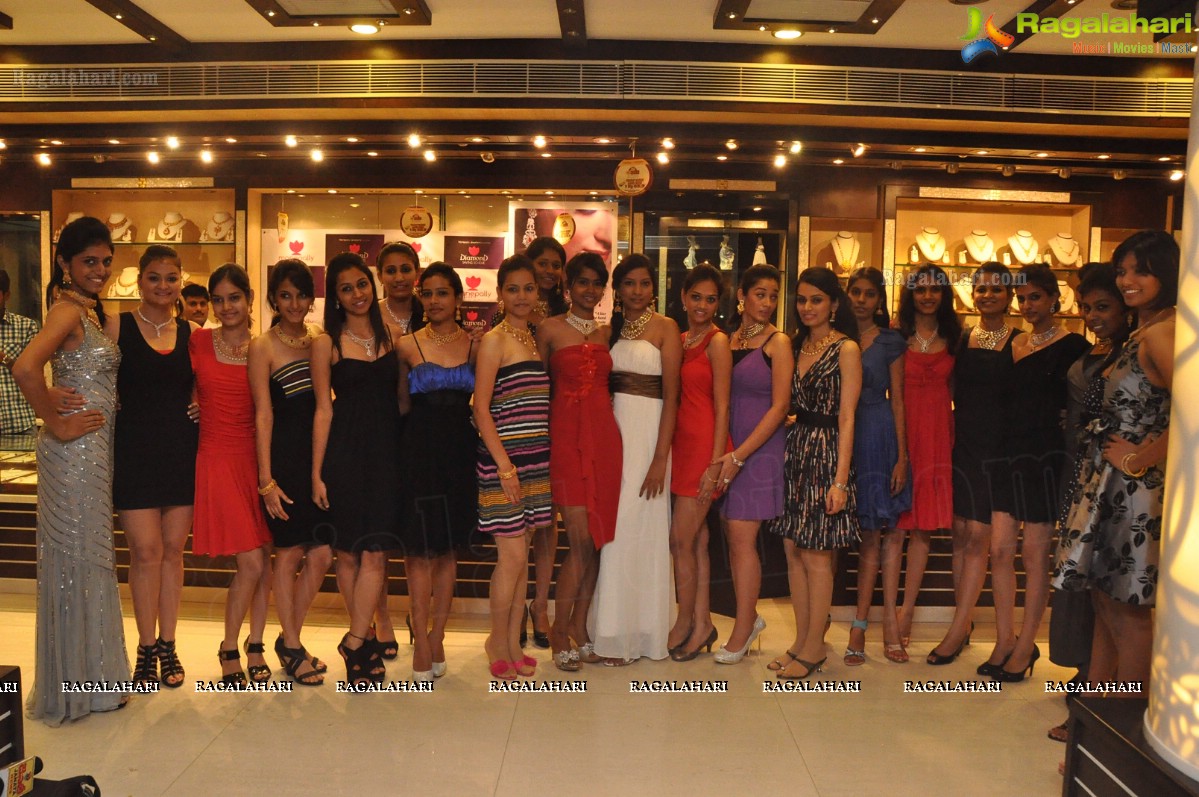 Miss Hyderabad 2012 Finalists at Manepally Jewellers