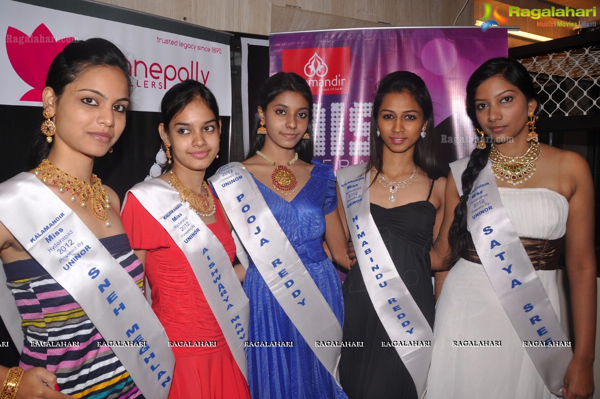 Miss Hyderabad 2012 Finalists at Manepally Jewellers