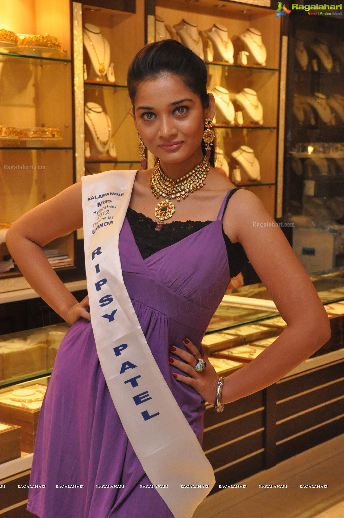 Miss Hyderabad 2012 Finalists at Manepally Jewellers