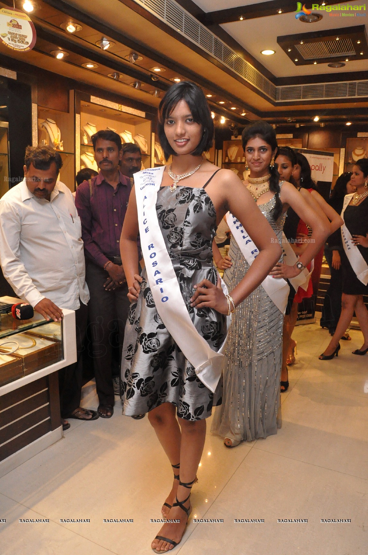 Miss Hyderabad 2012 Finalists at Manepally Jewellers