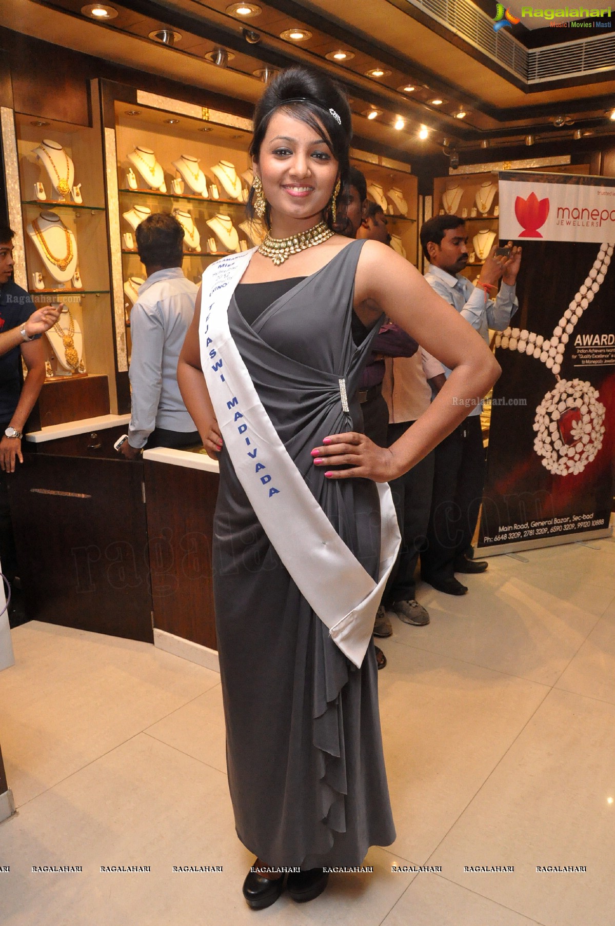 Miss Hyderabad 2012 Finalists at Manepally Jewellers