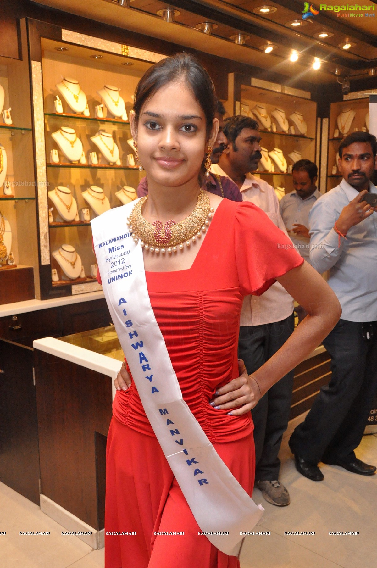 Miss Hyderabad 2012 Finalists at Manepally Jewellers