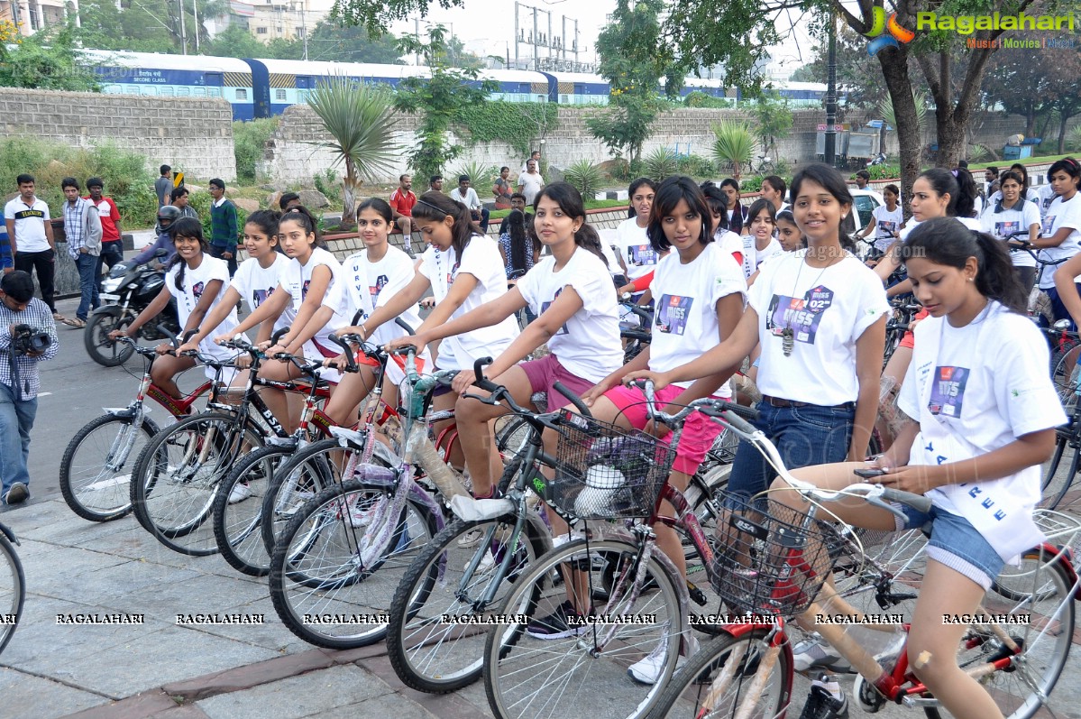 Miss Hyderabad 2012 Finalists go on a Green Ride, Hyderabad