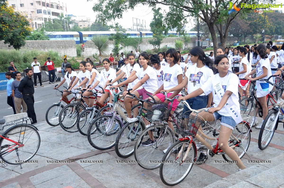 Miss Hyderabad 2012 Finalists go on a Green Ride, Hyderabad