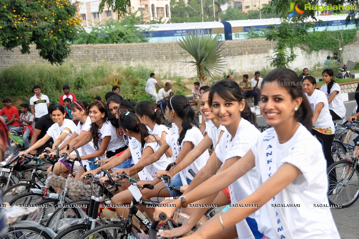 Miss Hyderabad 2012 Finalists go on a Green Ride, Hyderabad