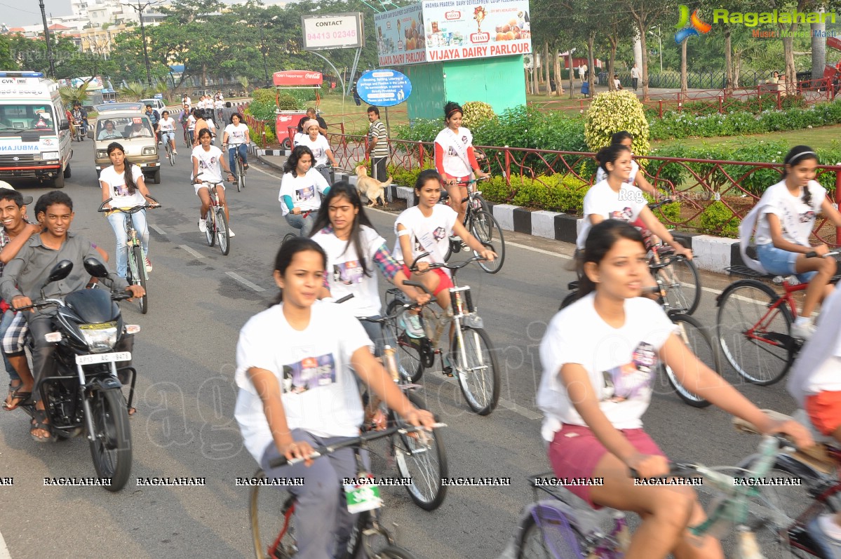 Miss Hyderabad 2012 Finalists go on a Green Ride, Hyderabad