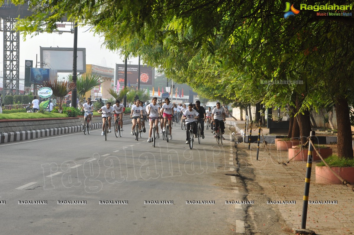 Miss Hyderabad 2012 Finalists go on a Green Ride, Hyderabad