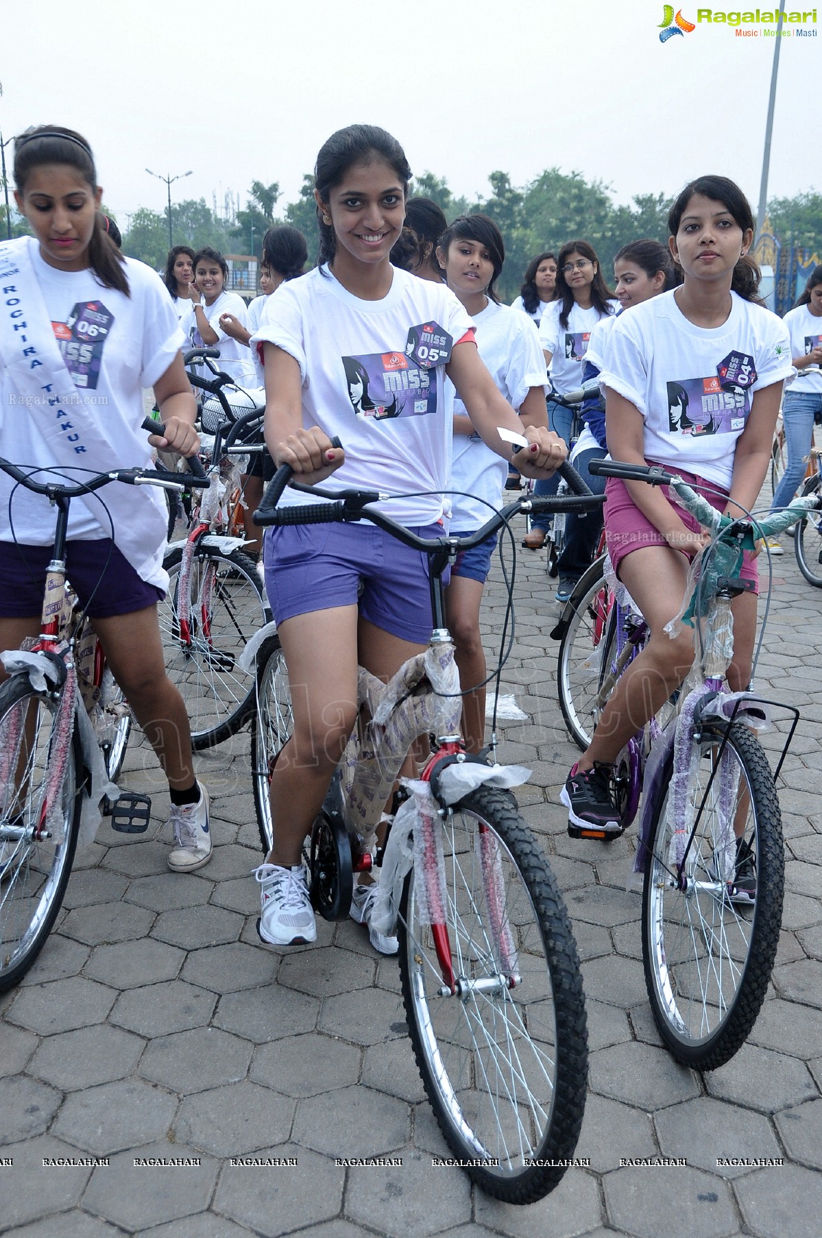 Miss Hyderabad 2012 Finalists go on a Green Ride, Hyderabad