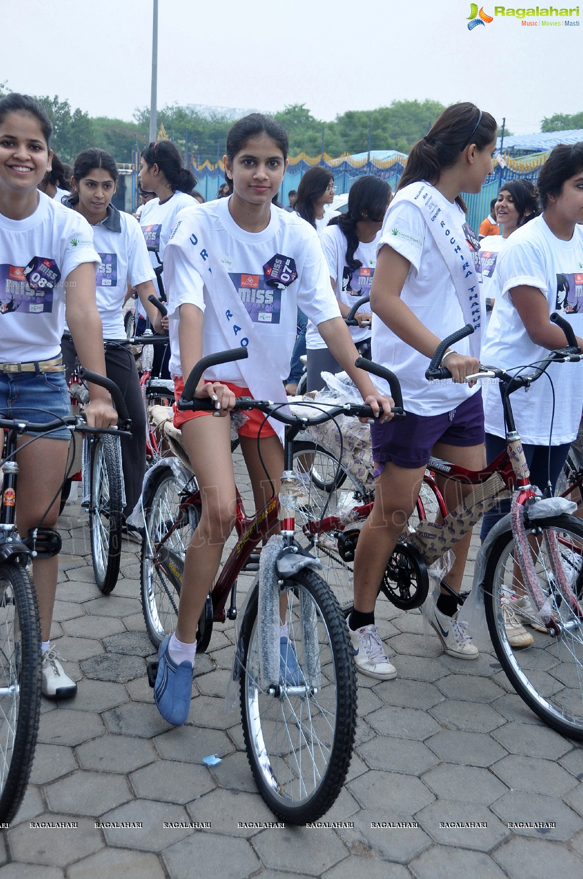 Miss Hyderabad 2012 Finalists go on a Green Ride, Hyderabad