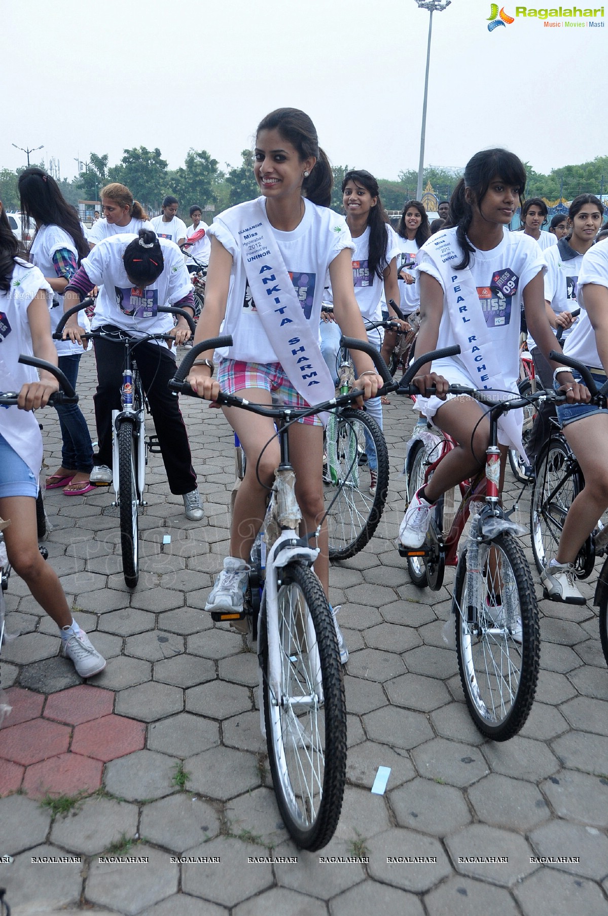 Miss Hyderabad 2012 Finalists go on a Green Ride, Hyderabad